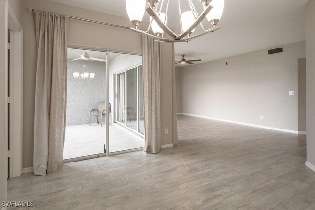Foto del edificio - 2541 Citrus Lake Dr