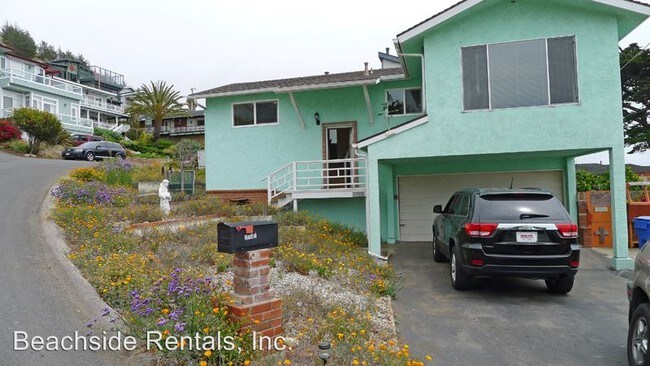 Foto del edificio - 2702 Santa Barbara Ave