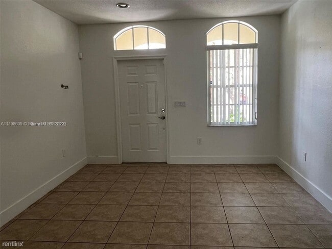 Building Photo - 3 br, 2.5 bath House - 2611 SW 85th Ter # 104