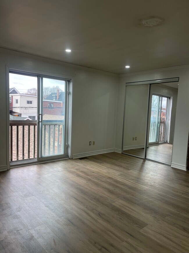 Photo du bâtiment - 700 Brock Av