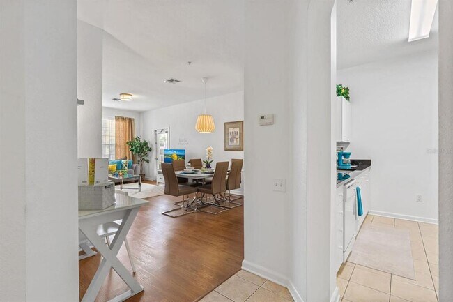 Foto del edificio - 2310 Silver Palm Dr