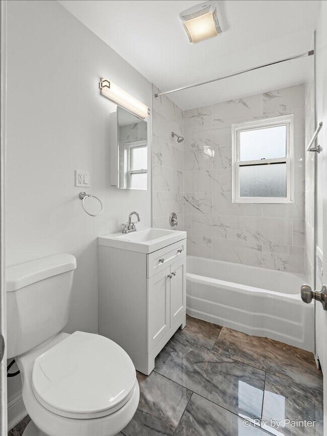 Foto del edificio - 2 bedroom in Chicago IL 60625