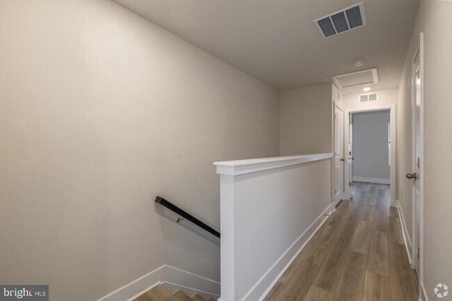Foto del edificio - 1821 Guilford Ave