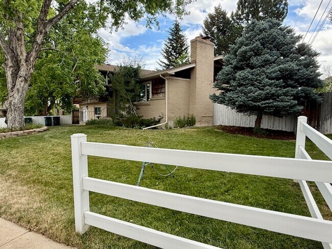 Building Photo - Park-like Yard, Updated Home