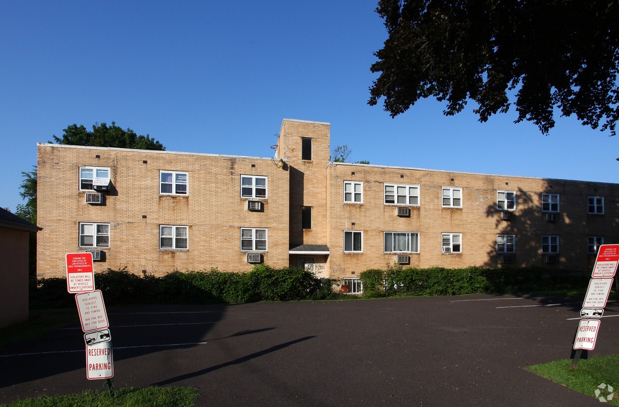 Building Photo - Bustleton Gardens