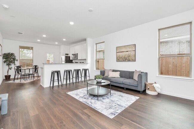 Foto del edificio - 14455 Cedar Ledge Ln