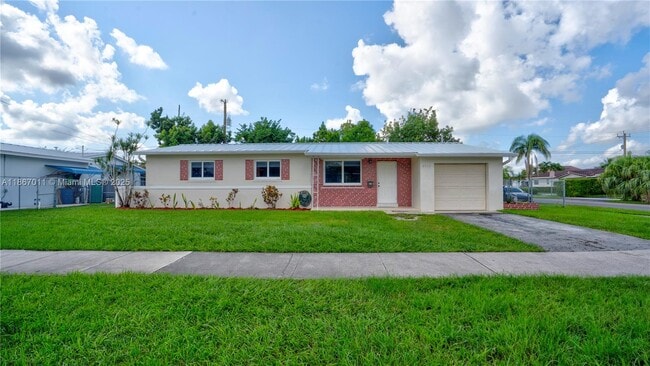 Foto del edificio - 8942 SW 16th St