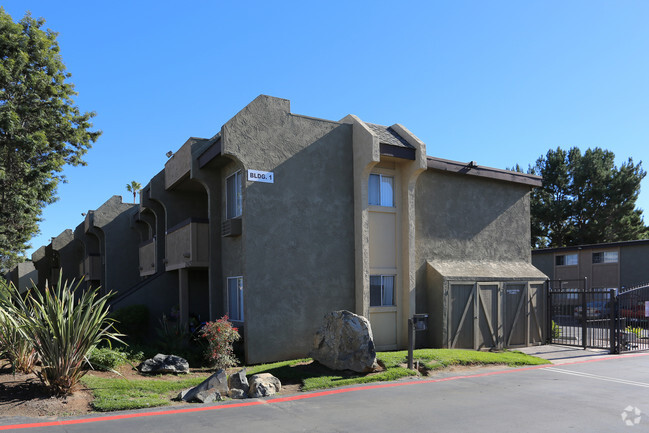 Building Photo - Scripps Poway Villas