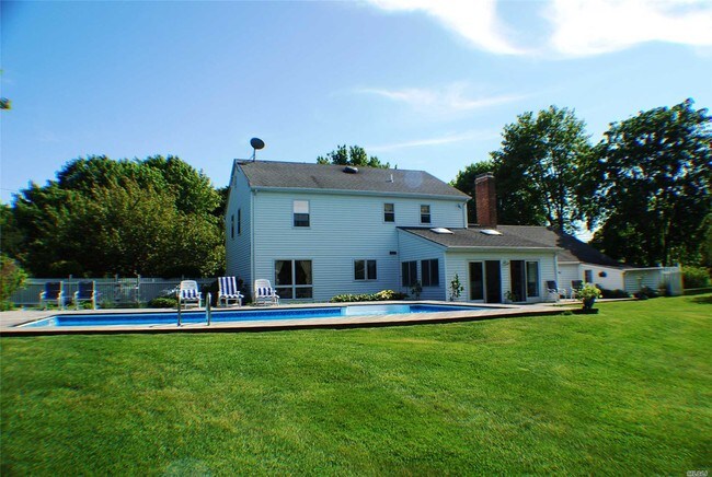 Foto del edificio - 645 Bay Home Rd