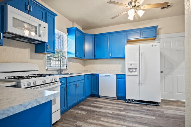 Building Photo - E Yandell