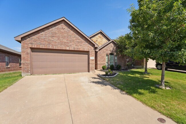 Foto del edificio - 4 Bedroom Single Family in Fort Worth