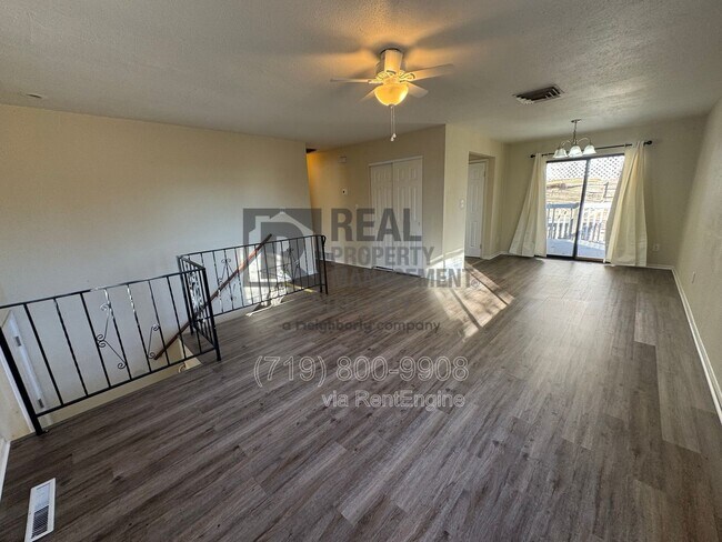 Foto del edificio - 605 W 15th St