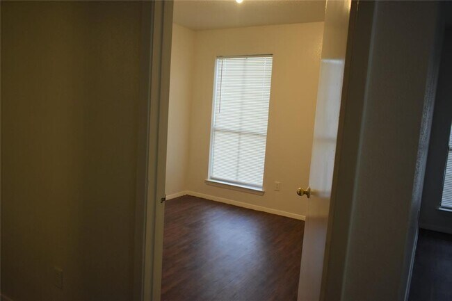 Foto del edificio - 13480 S Thorntree Dr