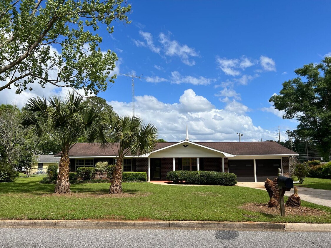 Foto principal - 102 Victoria Dr