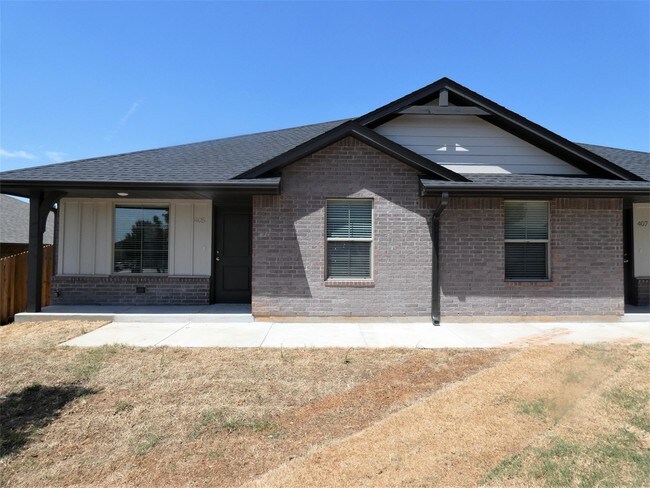 Foto del edificio - 405 Vail Cir