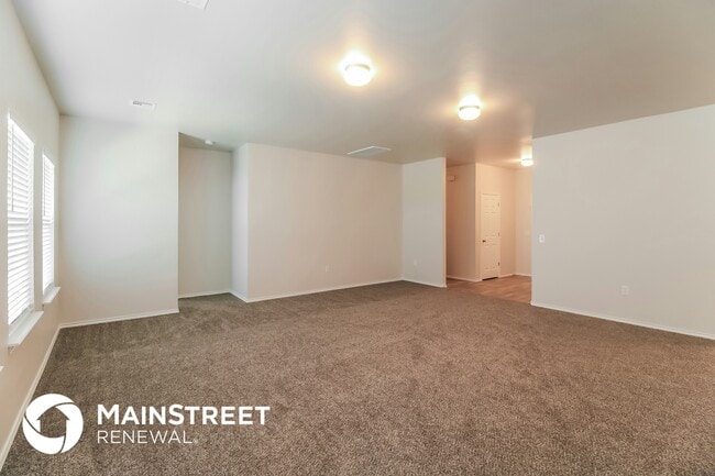 Building Photo - 909 N Donald Way