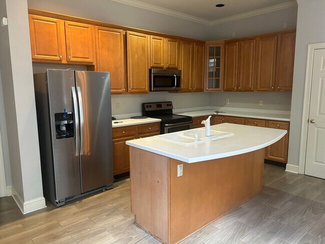 Foto del edificio - Great Location, close to Everything Harbor Town. Overlooks pond Beautiful view!  Pets allowed wit...