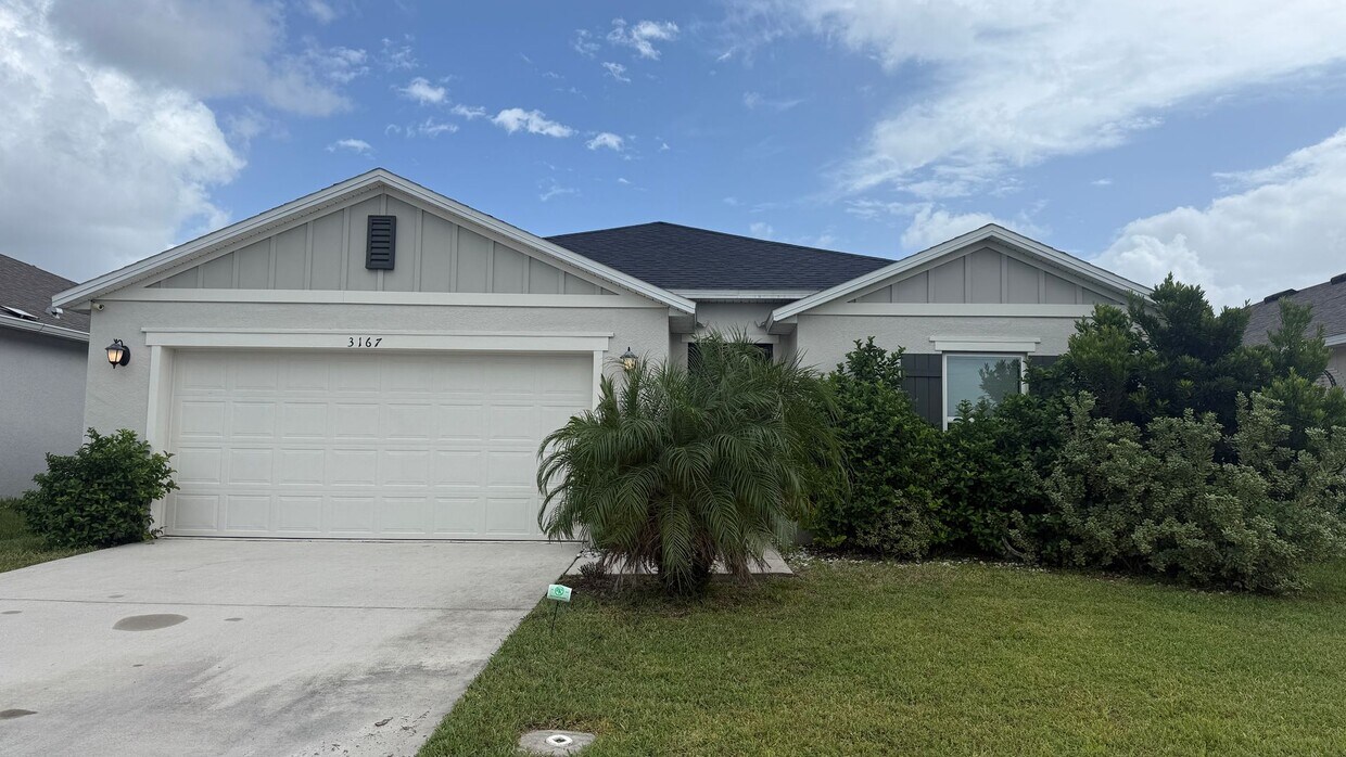 Beautiful 4 bed 2 bath house - Beautiful 4 bed 2 bath house
