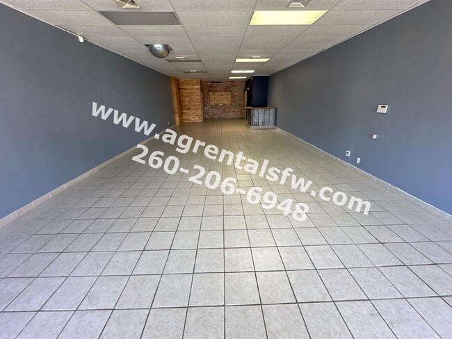 Foto del edificio - Retail/Office Space For Rent