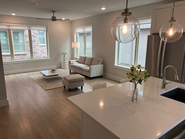 Sala de estar - 1802 Deacon Hl Ct