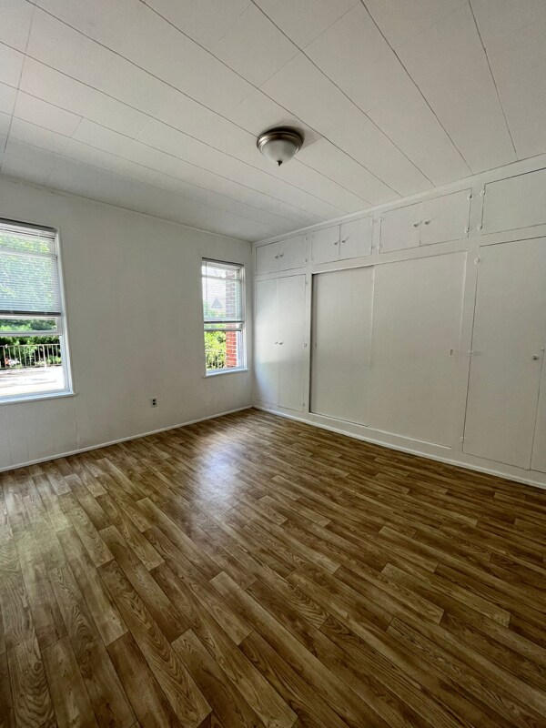 Foto del edificio - 5912 Riverdale Ave