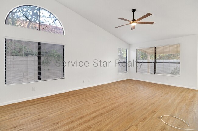 Foto del edificio - 179 W Knox Rd