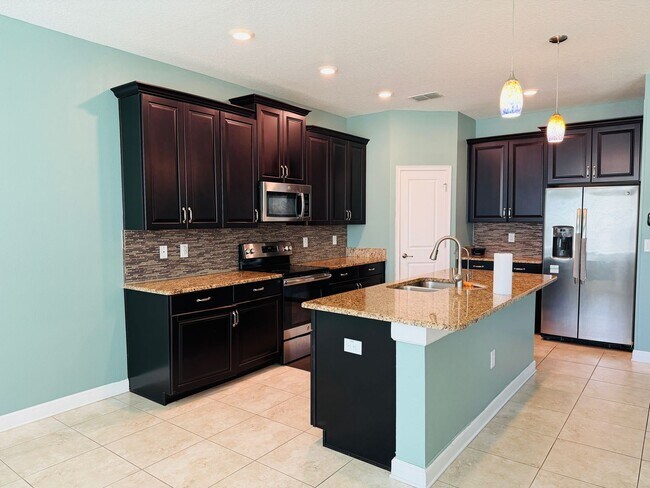 Foto del edificio - 4 Bed 2.5 Bath Single Family in Storey Lake