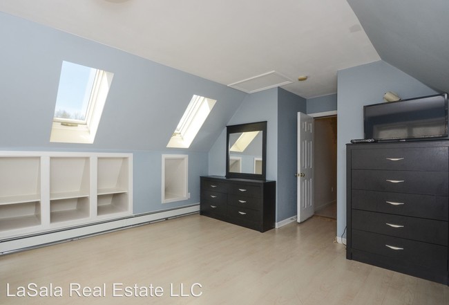 Building Photo - 116 Cougar Dr