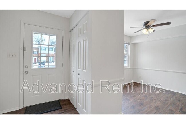 Foto del edificio - 10 Watkins Glen Ct