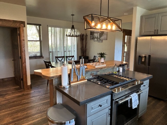 Foto del edificio - 751 Sun Pillar Loop