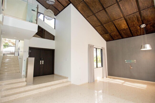 Building Photo - 560 Gate Ln