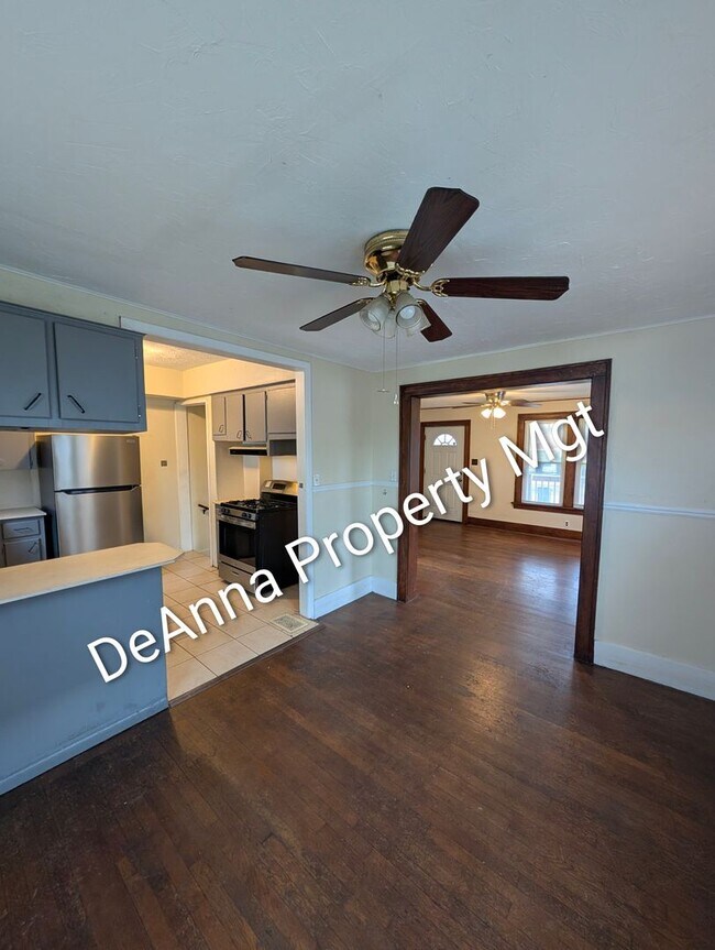 Foto del edificio - 3 bedroom Single Home Elyria