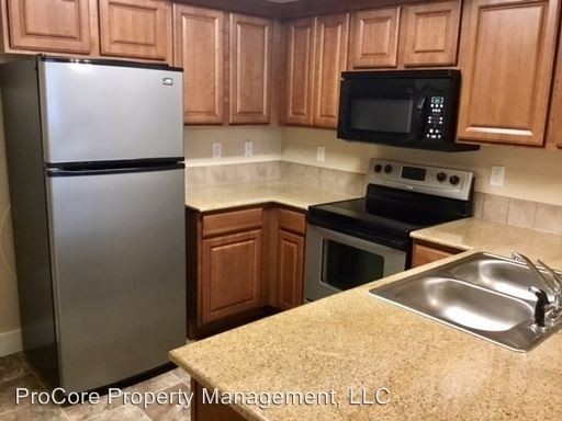 Building Photo - 9824 W Rosecroft Ct