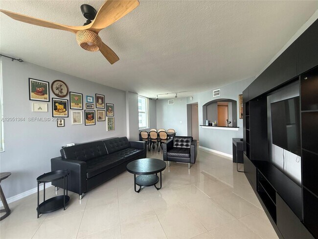 Foto del edificio - 9201 Collins Ave