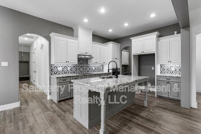 Foto del edificio - 121 Cedar Ln