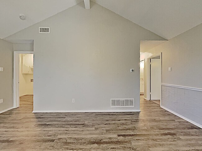 Building Photo - 7001 Seascape Dr