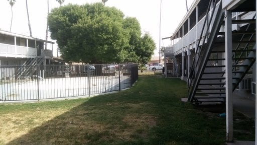 Primary Photo - 1130 W Bush St