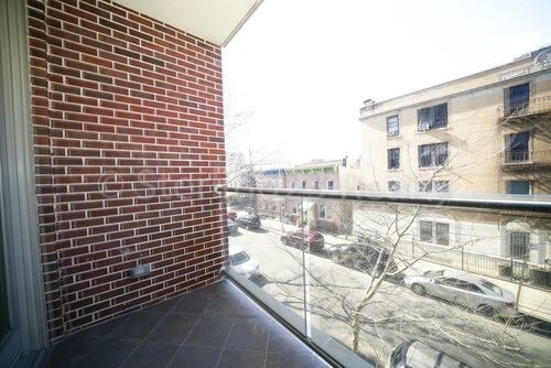 Building Photo - 27-40-40 Hoyt Ave S
