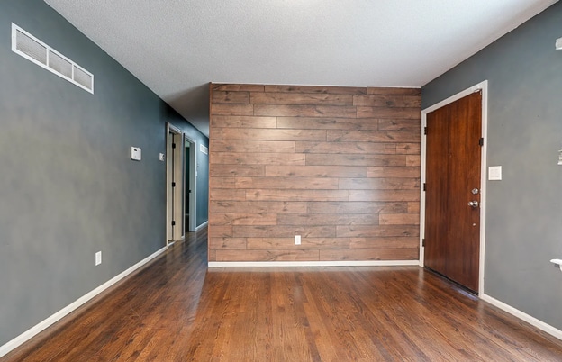 Building Photo - 3909 S Marshall Dr