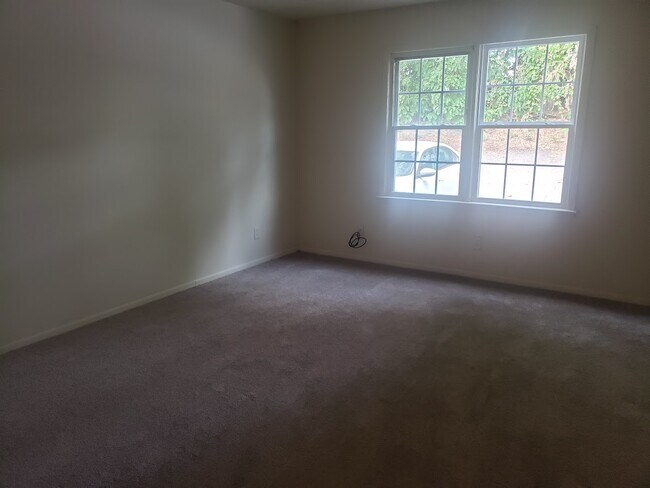 Foto del edificio - 1005 W Lee Rd