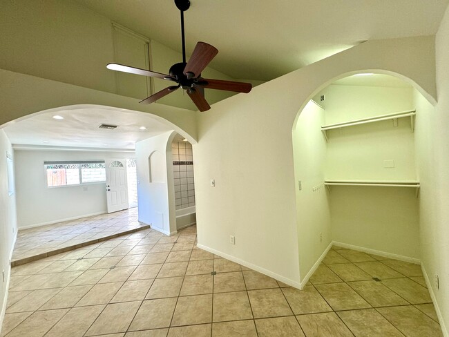 Foto del edificio - 3000 Fairbanks Ave