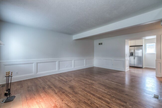 Foto del edificio - Updated 3 Bedroom 3 Bath Townhome