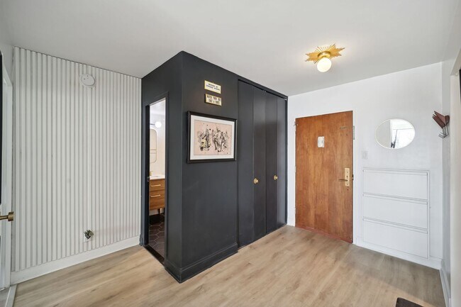 Foto del edificio - Stunning 1 BR/1 BA Condo in Southwest Wate...