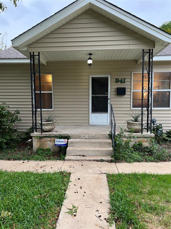 Building Photo - 941 E 52nd St