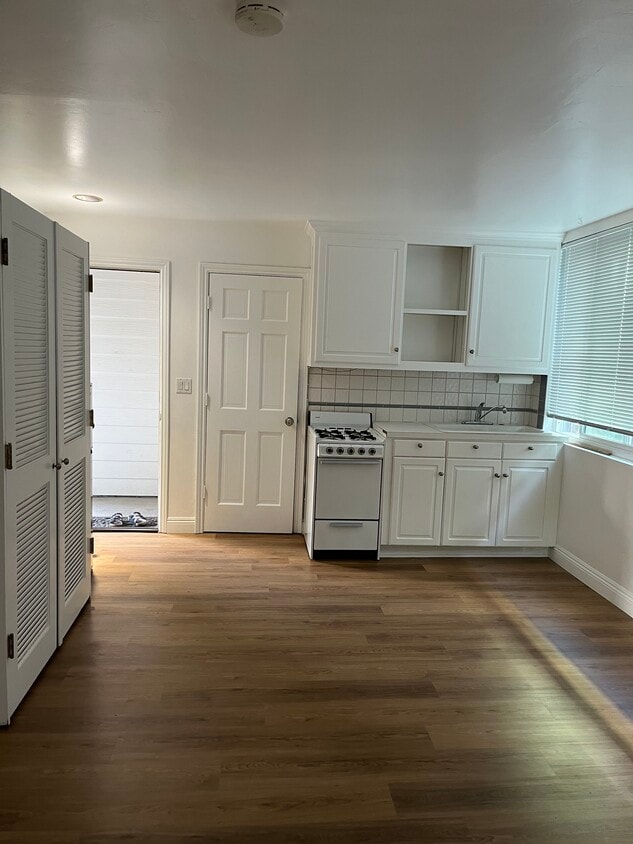 Building Photo - 169 Merrill Pl