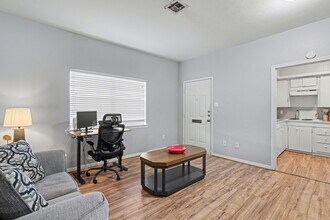 Building Photo - 2804 Arlington St