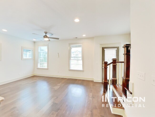 Foto del edificio - 1224 Hillwood Private Cove