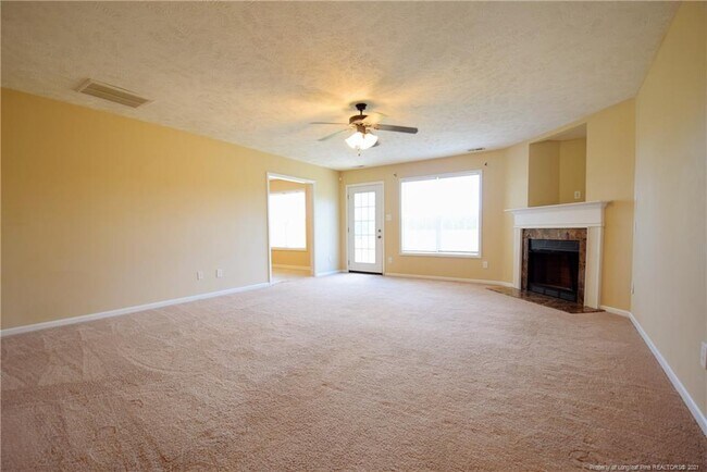 Building Photo - 225 Bent Oak Ct