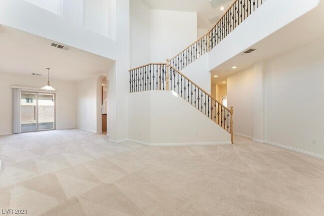 Building Photo - 170 Rolling Fields Ct