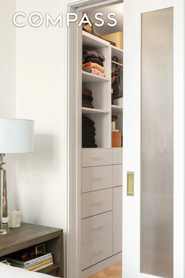 Building Photo - 50 Clinton St